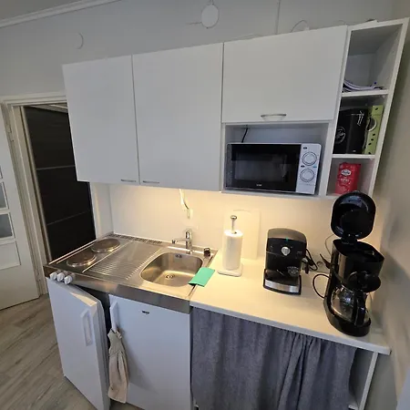 アパート Yksioe Kahdelle Hengelle Keskellae Lahtea