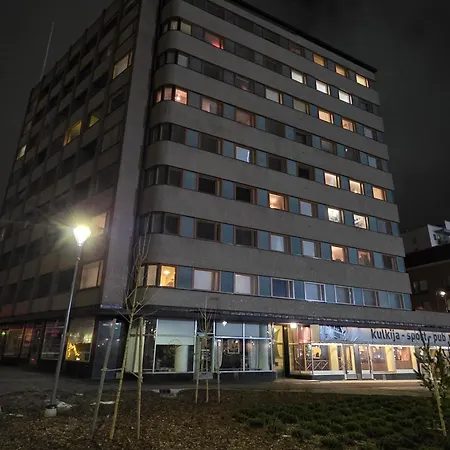 アパート Yksioe Kahdelle Hengelle Keskellae Lahtea ラハティ